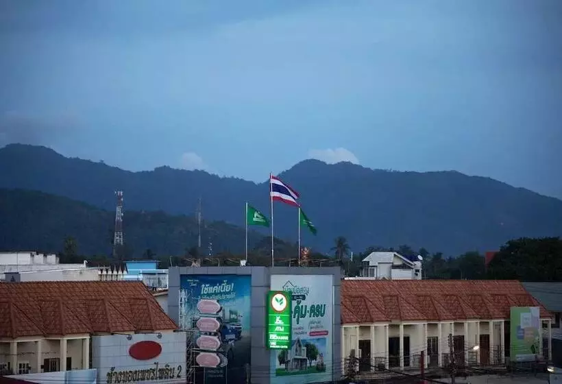 Holiday Phangan   Hostel & Bar