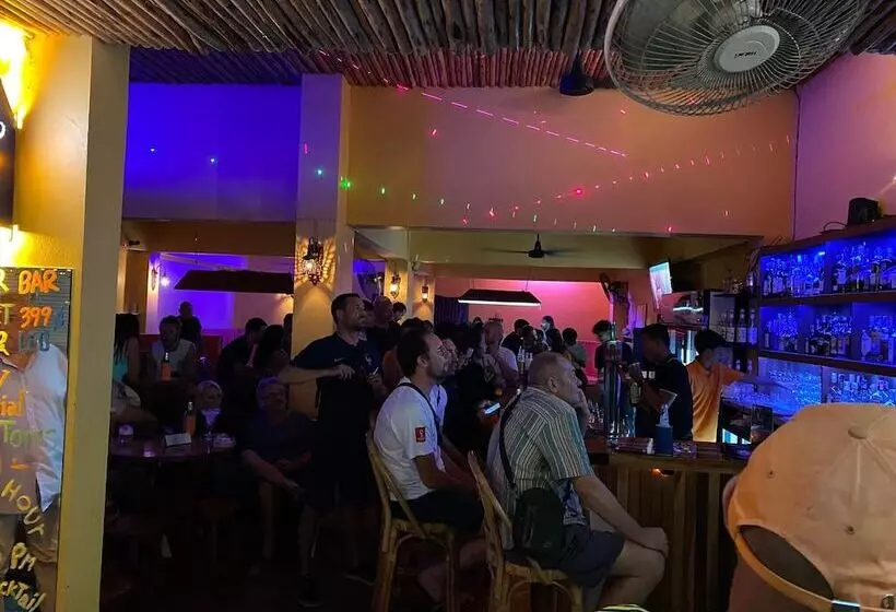 Holiday Phangan   Hostel & Bar