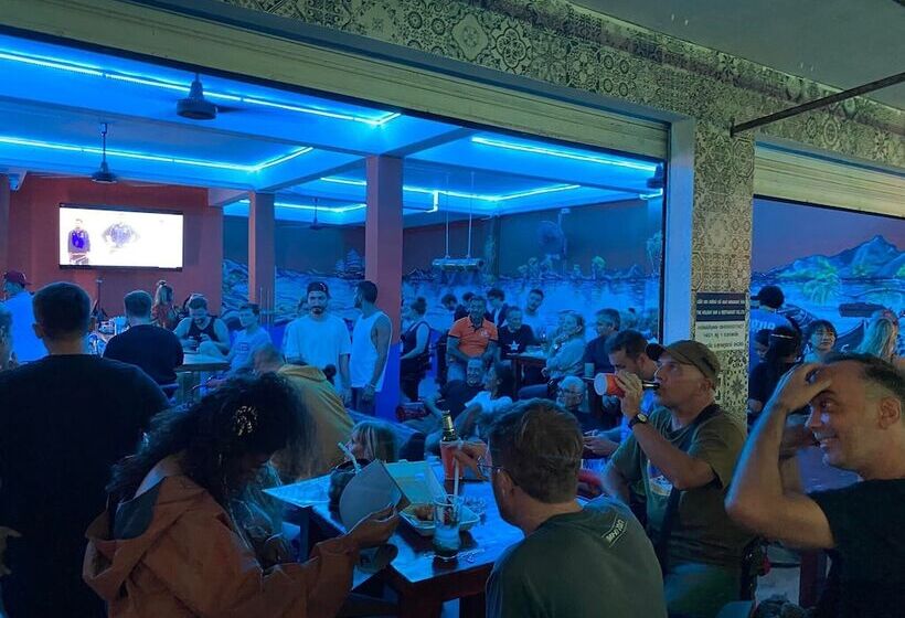 Holiday Phangan Hostel & Bar
