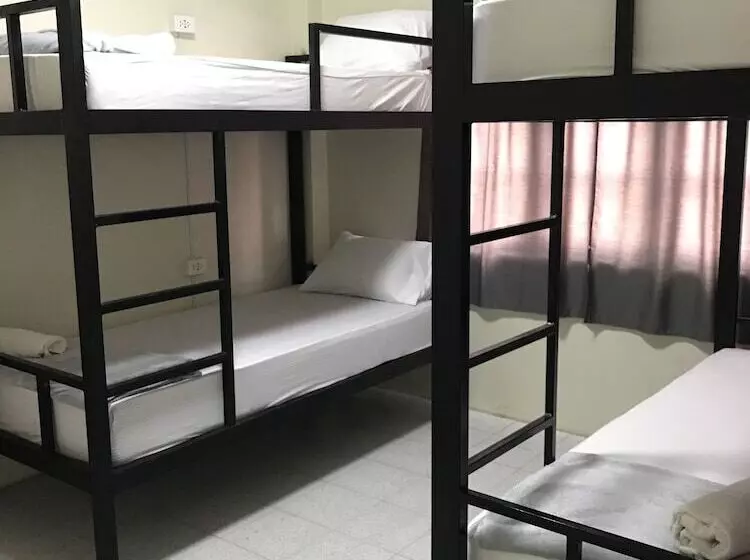 Holiday Phangan   Hostel & Bar