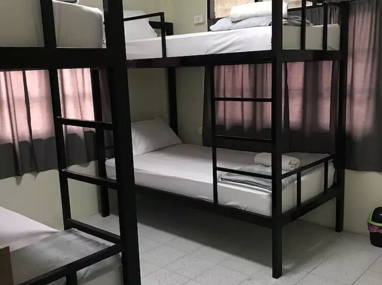 Holiday Phangan   Hostel & Bar