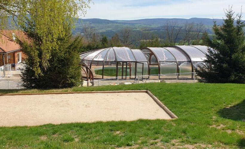 فندق على الطريق Les Chalets De La Margeride