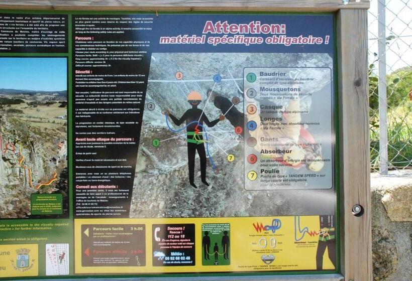 فندق على الطريق Les Chalets De La Margeride