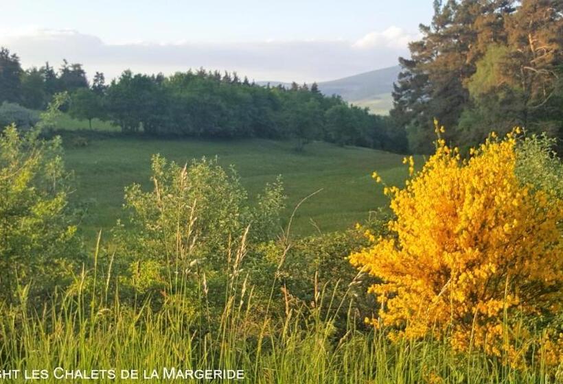فندق على الطريق Les Chalets De La Margeride