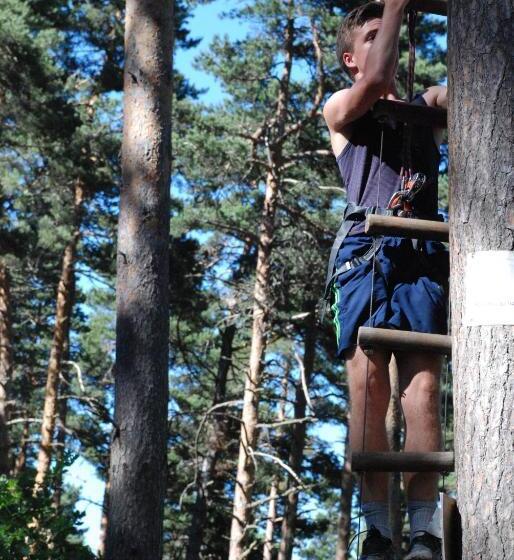 فندق على الطريق Les Chalets De La Margeride