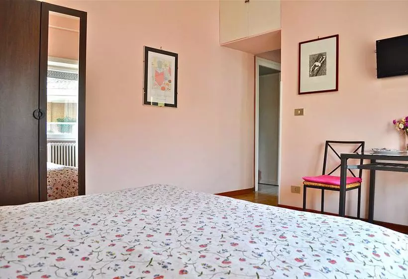 تختخواب و صبحانه Aurelia 429 Fine Town House