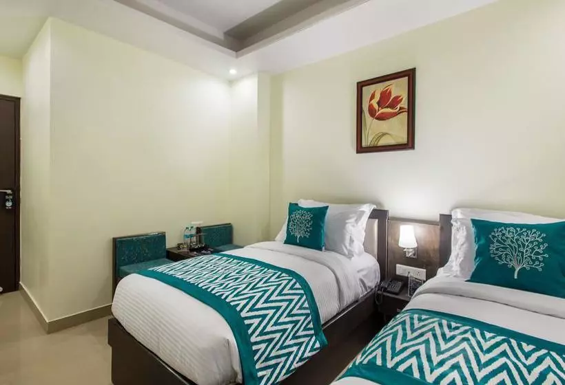 ホテル Oyo Premium Malviya Nagar Jln Marg