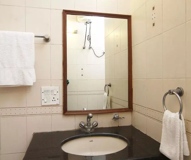 Отель Oyo Rooms Hazrat Nizamuddin