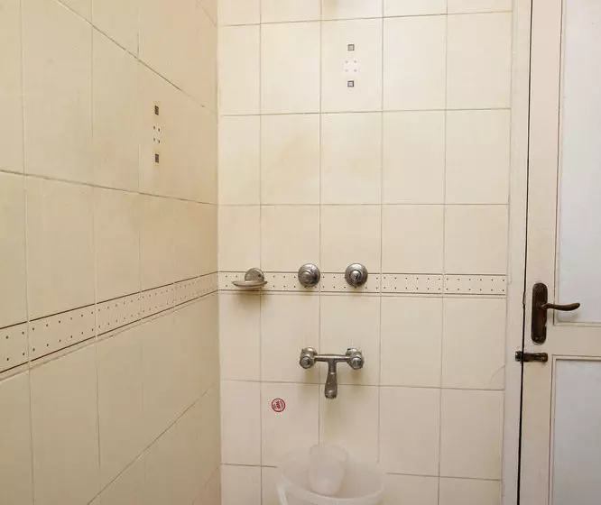 Отель Oyo Rooms Hazrat Nizamuddin