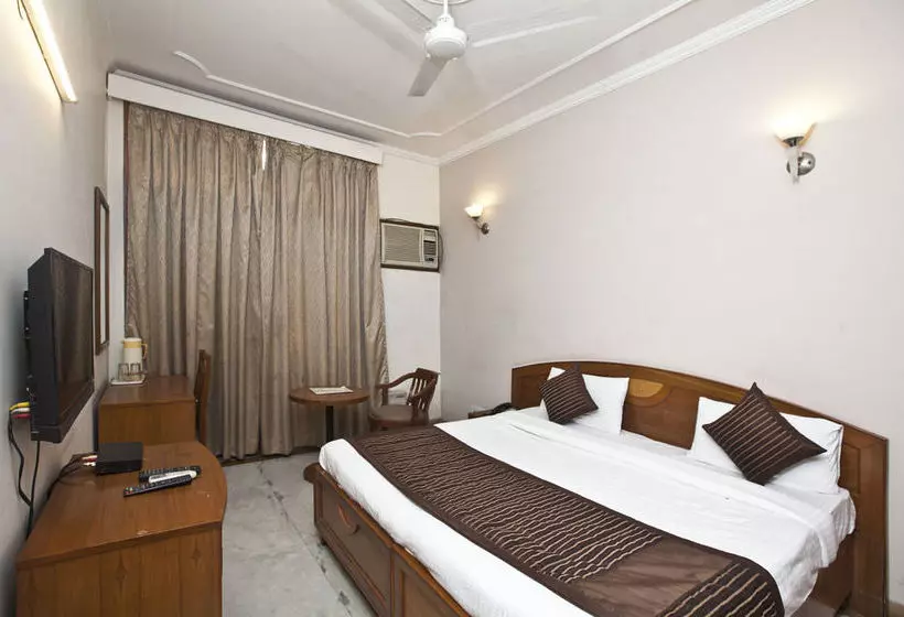 Отель Oyo Rooms Hazrat Nizamuddin