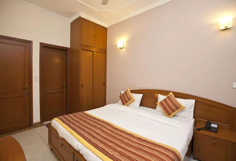 Отель Oyo Rooms Hazrat Nizamuddin