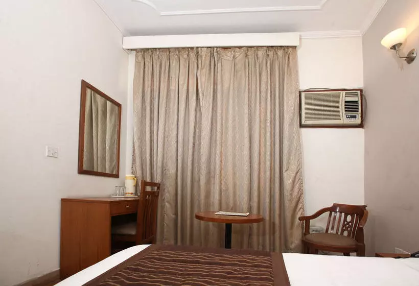 Отель Oyo Rooms Hazrat Nizamuddin