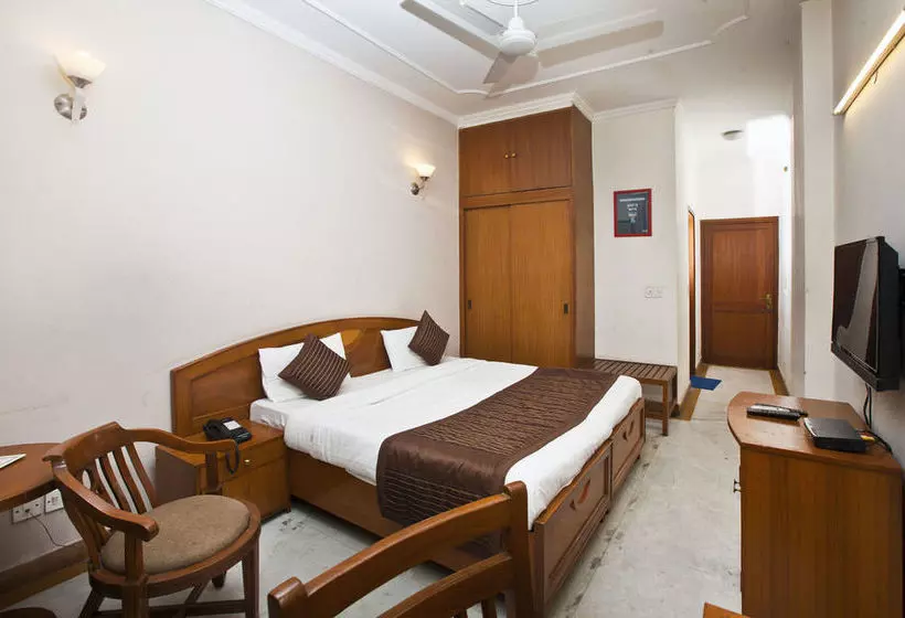 Отель Oyo Rooms Hazrat Nizamuddin