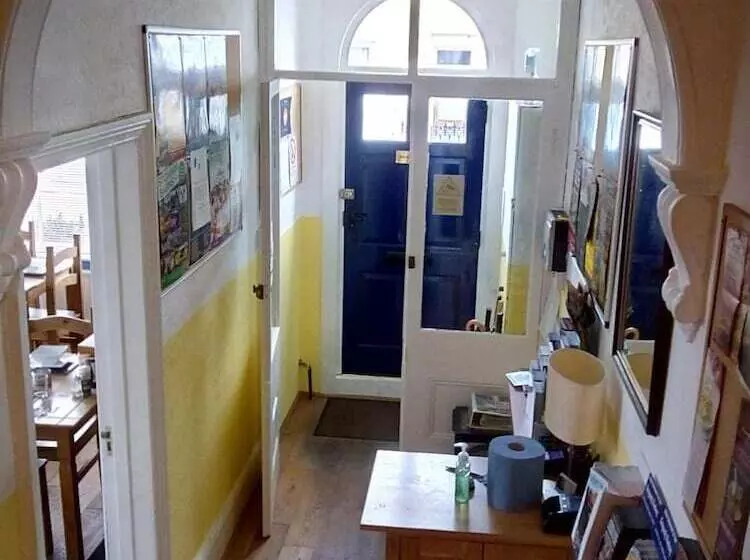 هتل Seamore Guest House