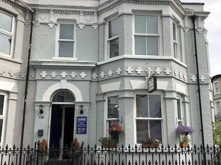 هتل Seamore Guest House