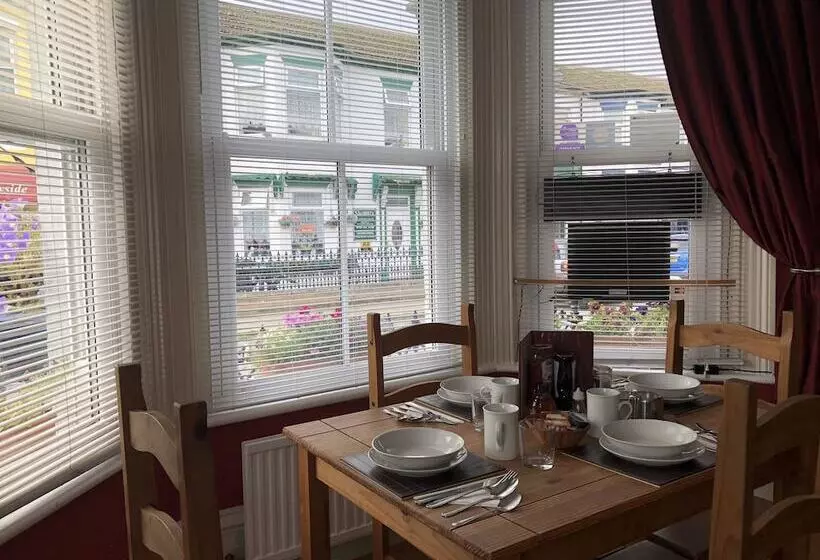 هتل Seamore Guest House