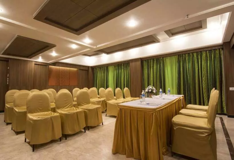 Shenbaga Hotel And Convention Centre