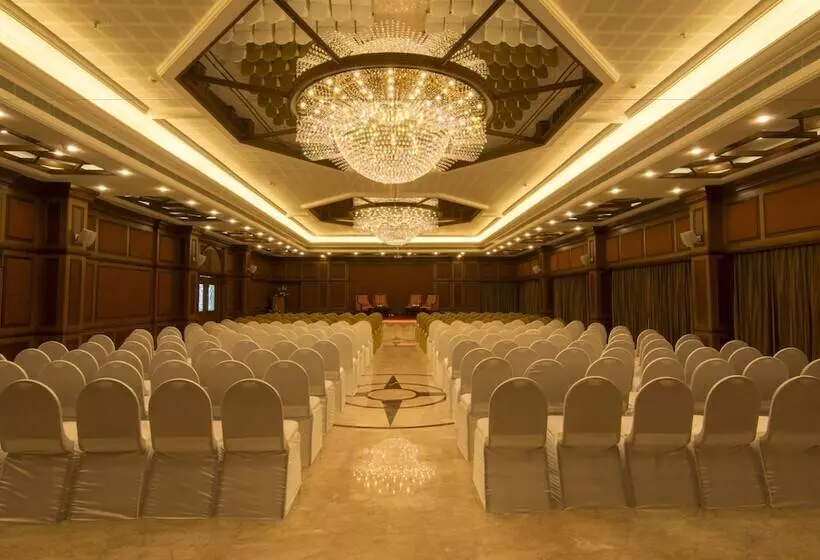 Shenbaga Hotel And Convention Centre