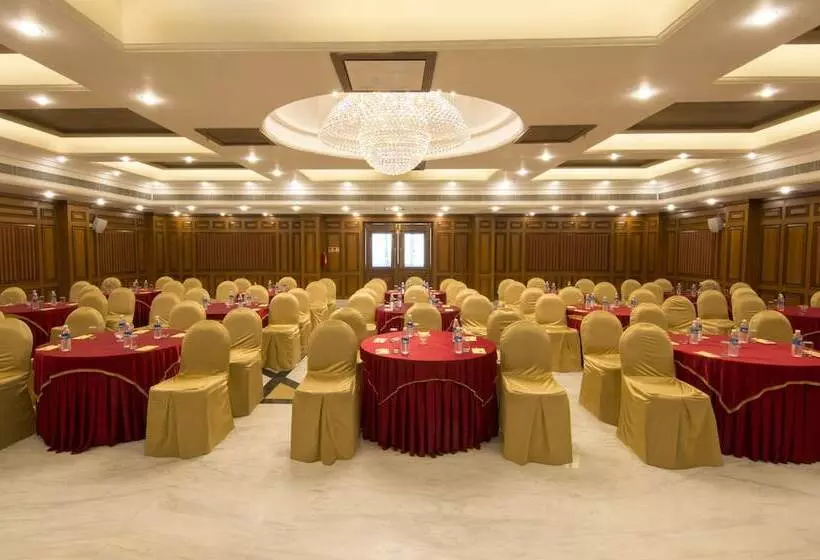 Shenbaga Hotel And Convention Centre