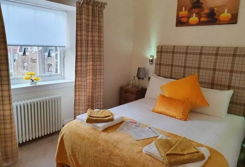 هتل Star And Garter