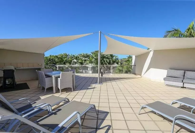 Noosa Tropicana