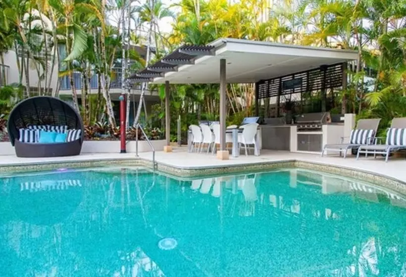 Noosa Tropicana