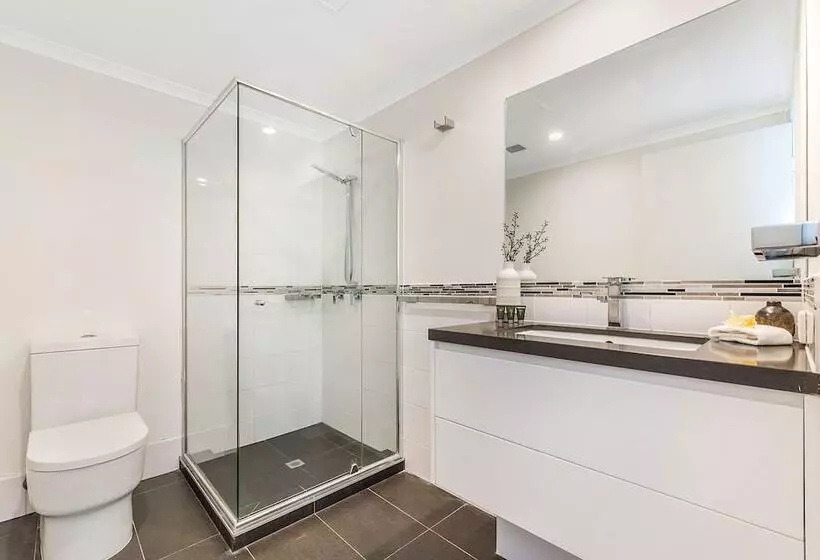 Noosa Tropicana