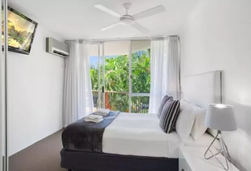 Noosa Tropicana