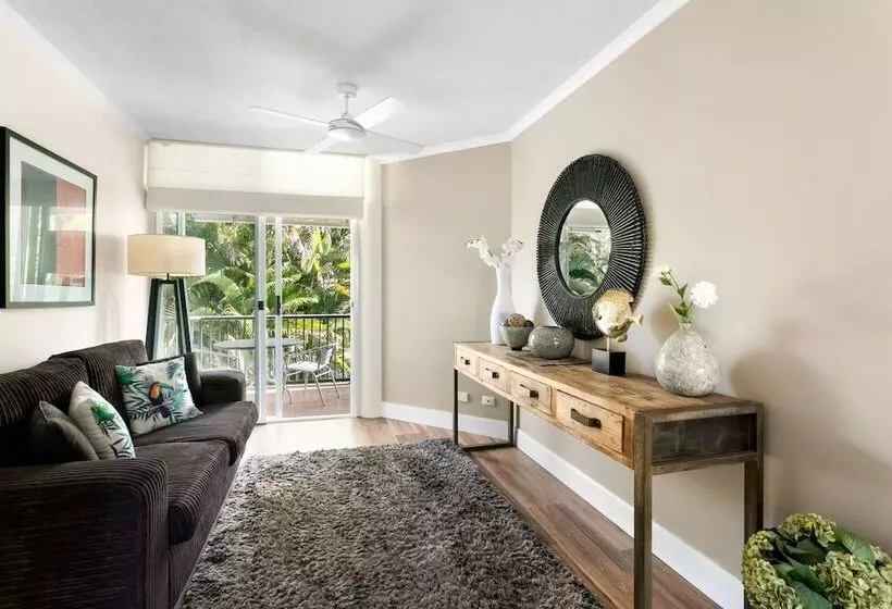 Noosa Tropicana