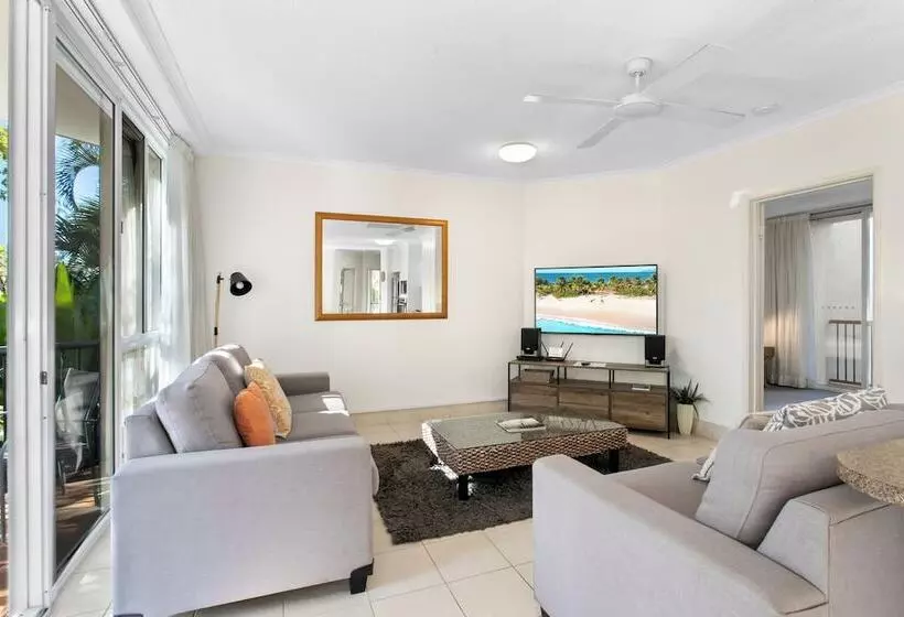 Noosa Tropicana