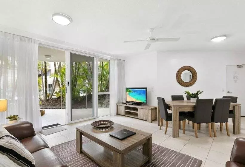 Noosa Tropicana