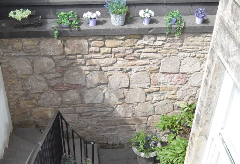 פנסיון Edinburgh 37