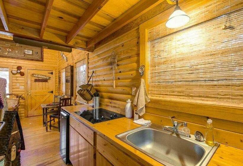 住宿加早餐  Last Outpost  Cedar Loft