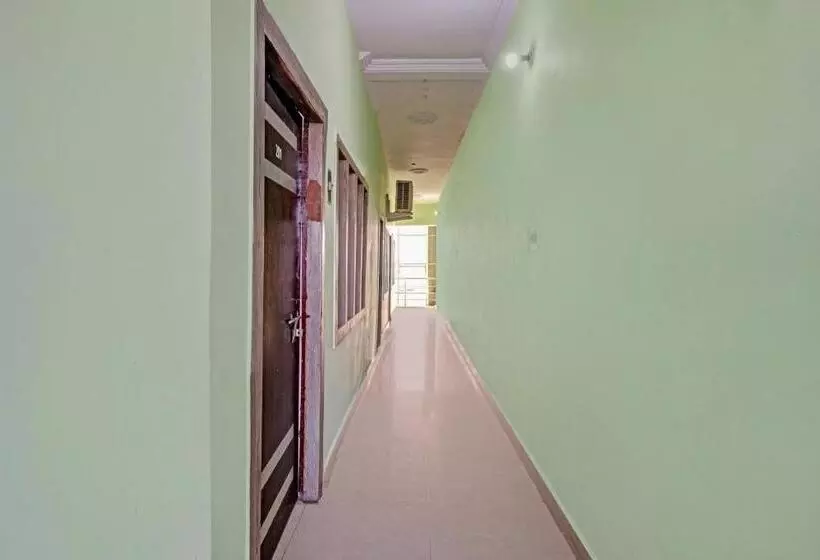 Hotelli Oyo Flagship 80518  Vrv Homestay
