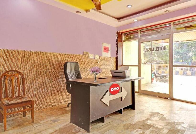 ホテル Oyo Flagship 80518  Vrv Homestay