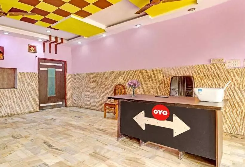 Hotelli Oyo Flagship 80518  Vrv Homestay