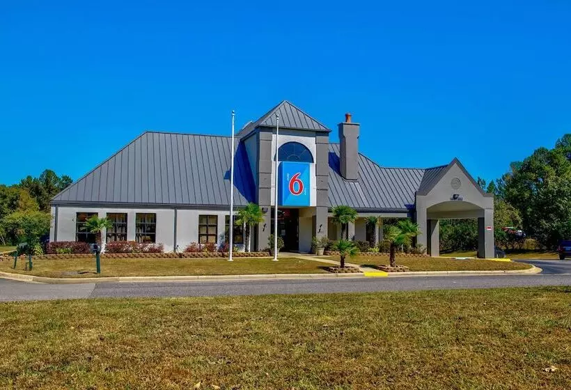 ホテル Studio 6 Birmingham Al Medical Center