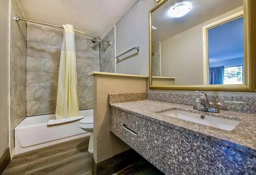 ホテル Studio 6 Birmingham Al Medical Center