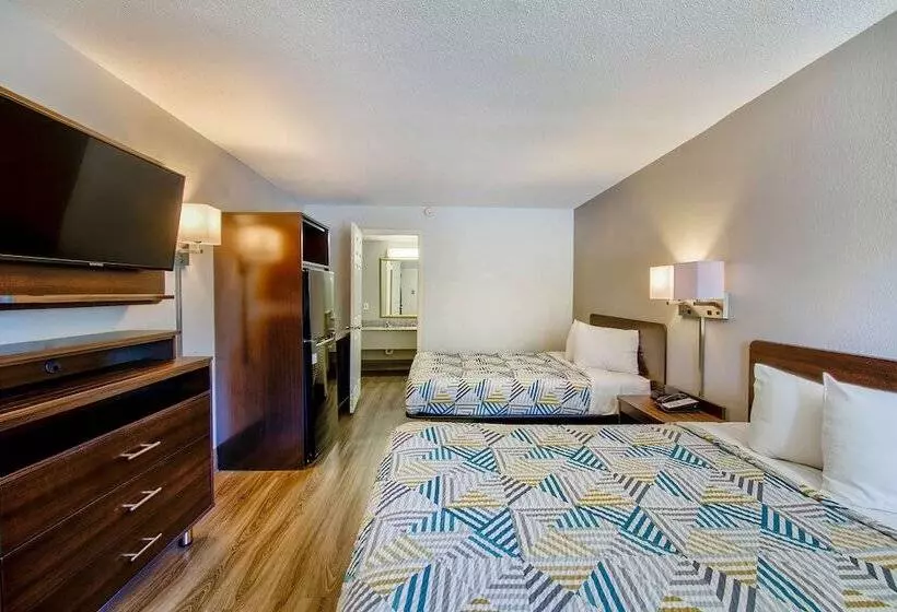 ホテル Studio 6 Birmingham Al Medical Center