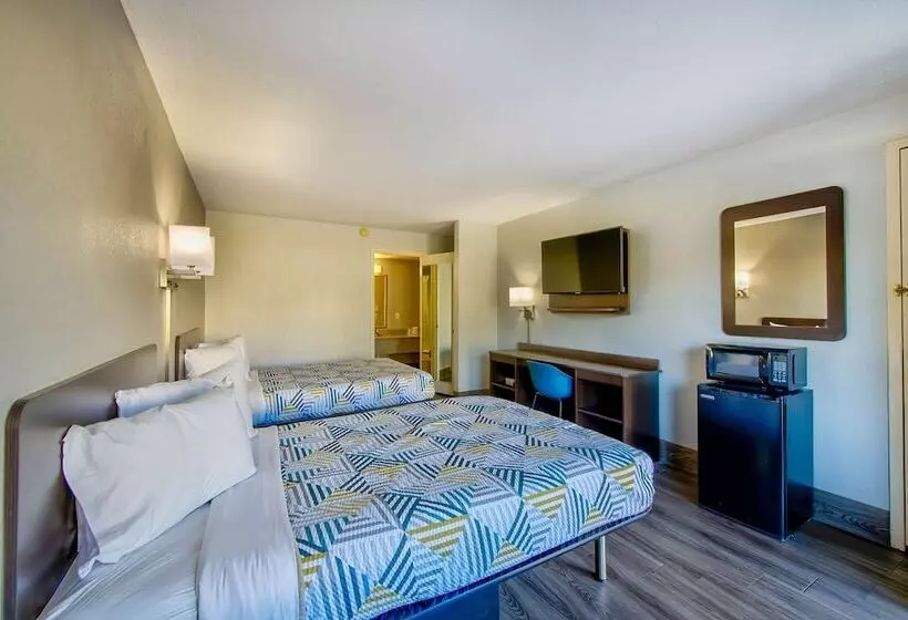 ホテル Studio 6 Birmingham Al Medical Center