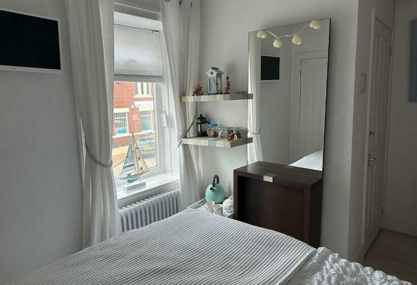 펜션 Coastal Joy Family And Friends Bedrooms