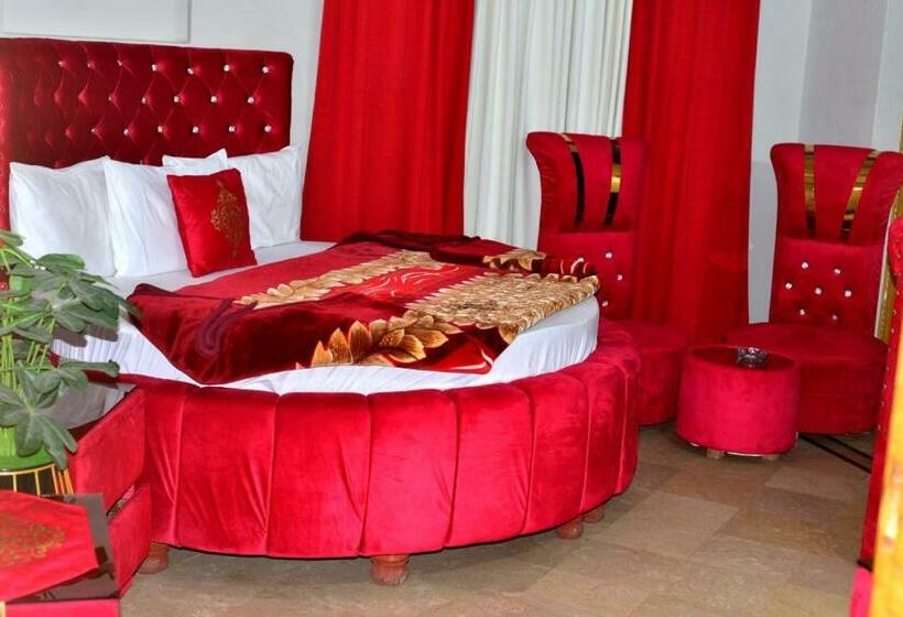 پانسیون Royal Galaxy Lodge