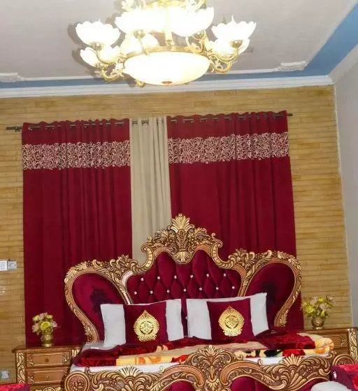 پانسیون Royal Galaxy Lodge