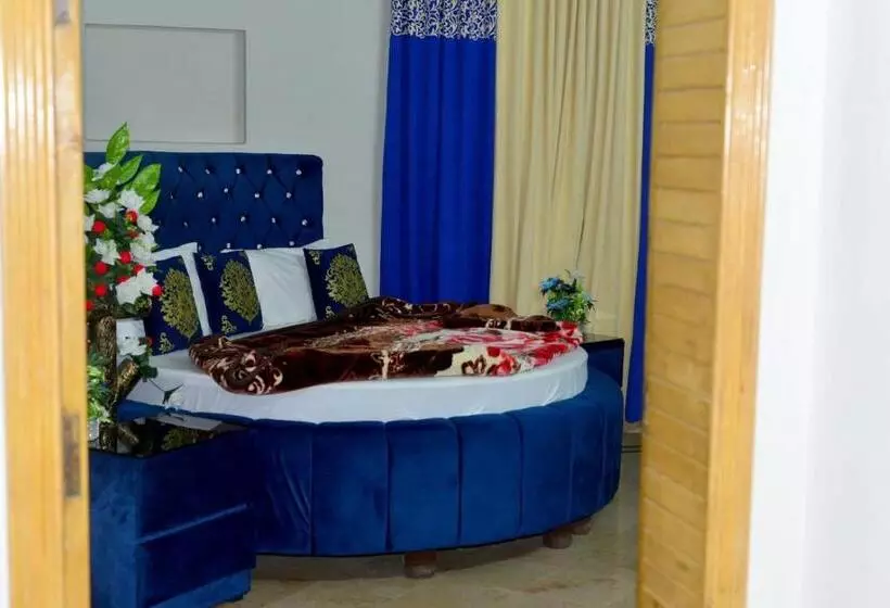 پانسیون Royal Galaxy Lodge