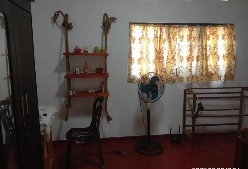 پانسیون Unawatuna White Villa