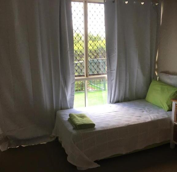 تختخواب و صبحانه Accommodation On Westlake Mount Ommaney