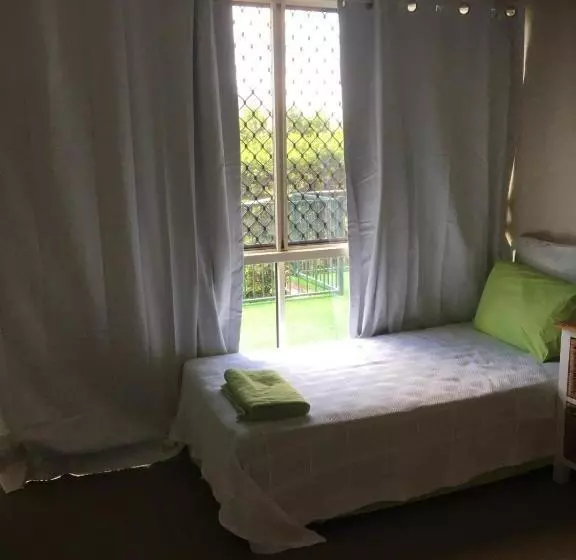 تختخواب و صبحانه Accommodation On Westlake Mount Ommaney