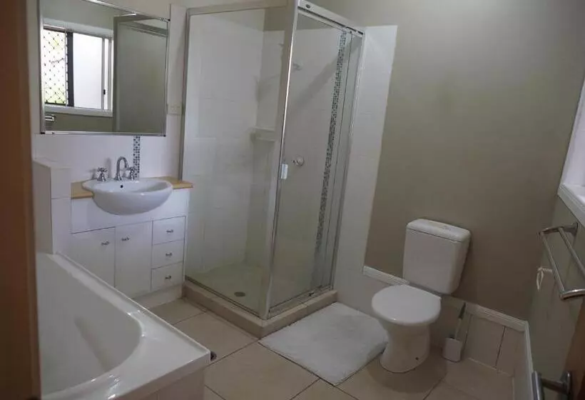تختخواب و صبحانه Accommodation On Westlake Mount Ommaney