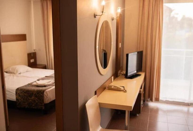 هتل Akalia Resort