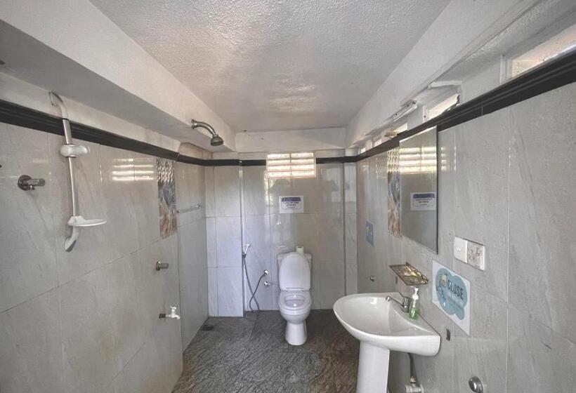 Rockstel Towers Backpacker Hostel